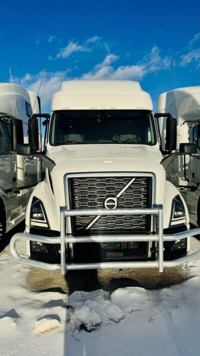 2021 Volvo VNL Sleeper Semi Truck