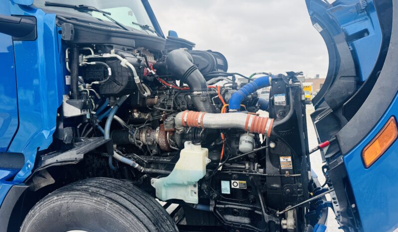 
								2023 Peterbilt 579 full									