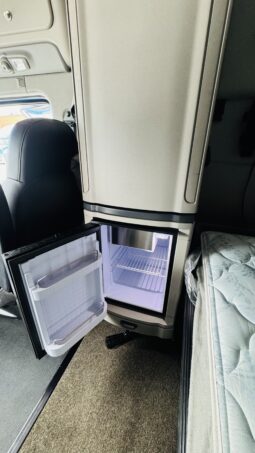 
										2023 Peterbilt 579 full									