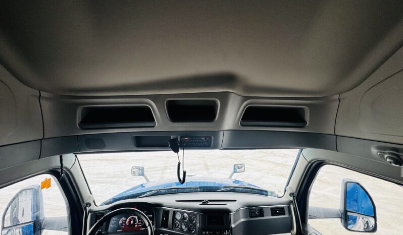 
								2023 Peterbilt 579 full									